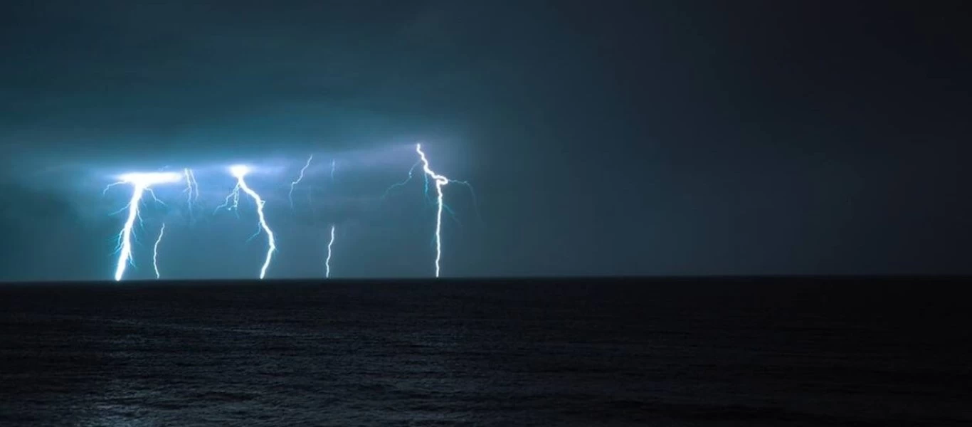 ΗΠΑ: Τραγικός θάνατος 15χρονης - Χτυπήθηκε από κεραυνό την ώρα που κολυμπούσε